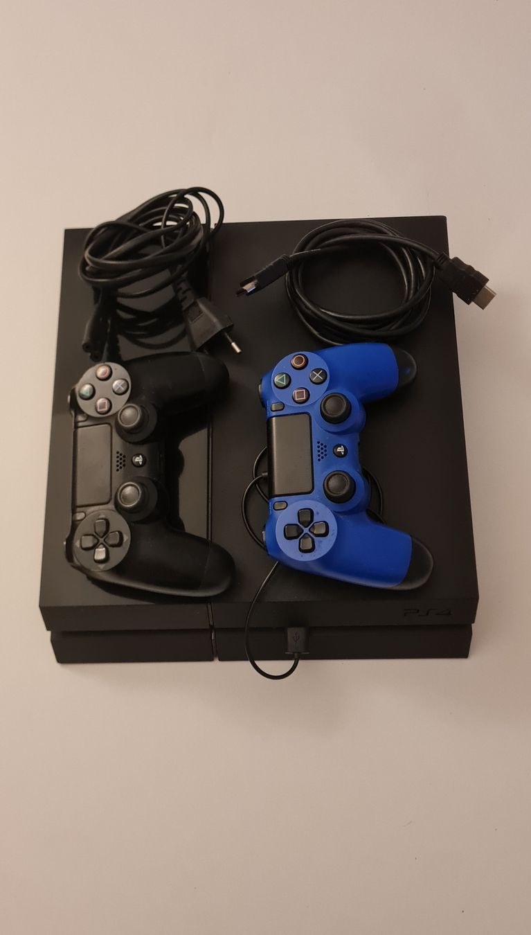 Sony Console: Gebrauchtes PS4 – Usato da Zürich venduto da per_29wz