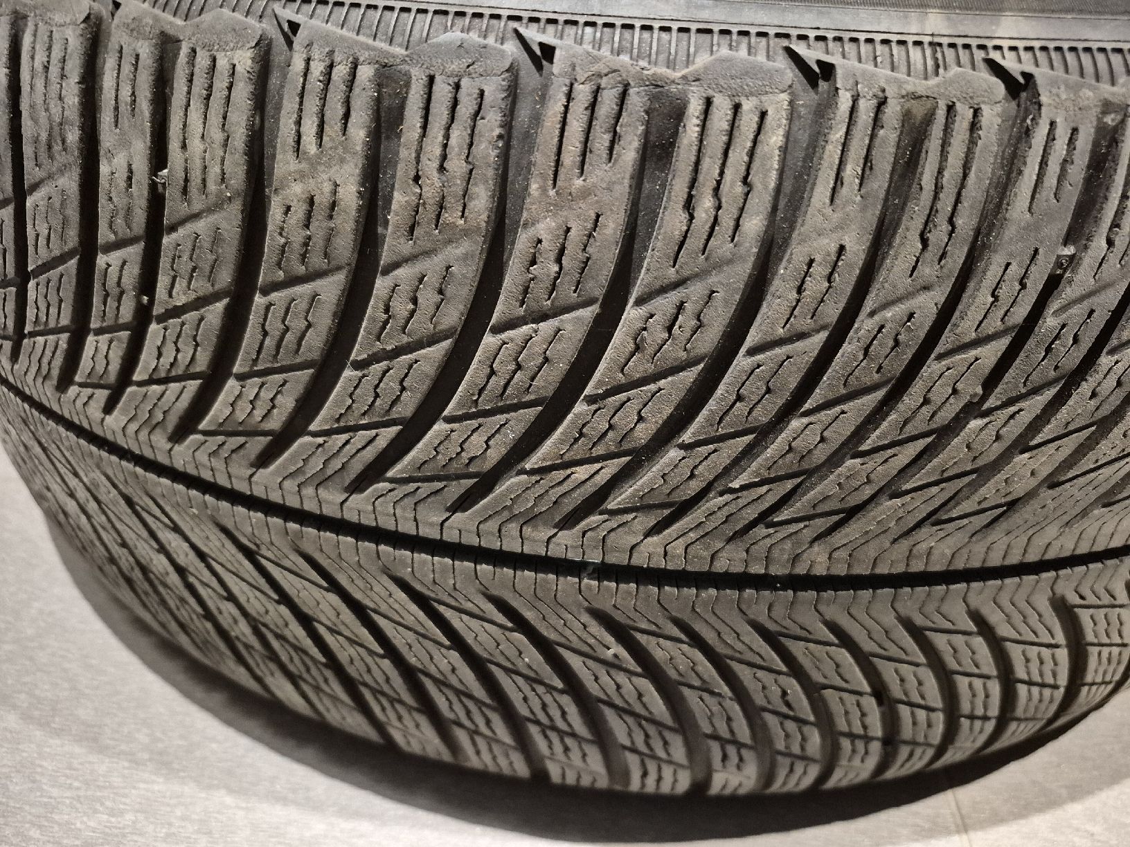 Pneumatici & Ruote complete: Winterräder BMW x5 G05 20" – Usato da Oberuzwil venduto da Auto-Hilber 4