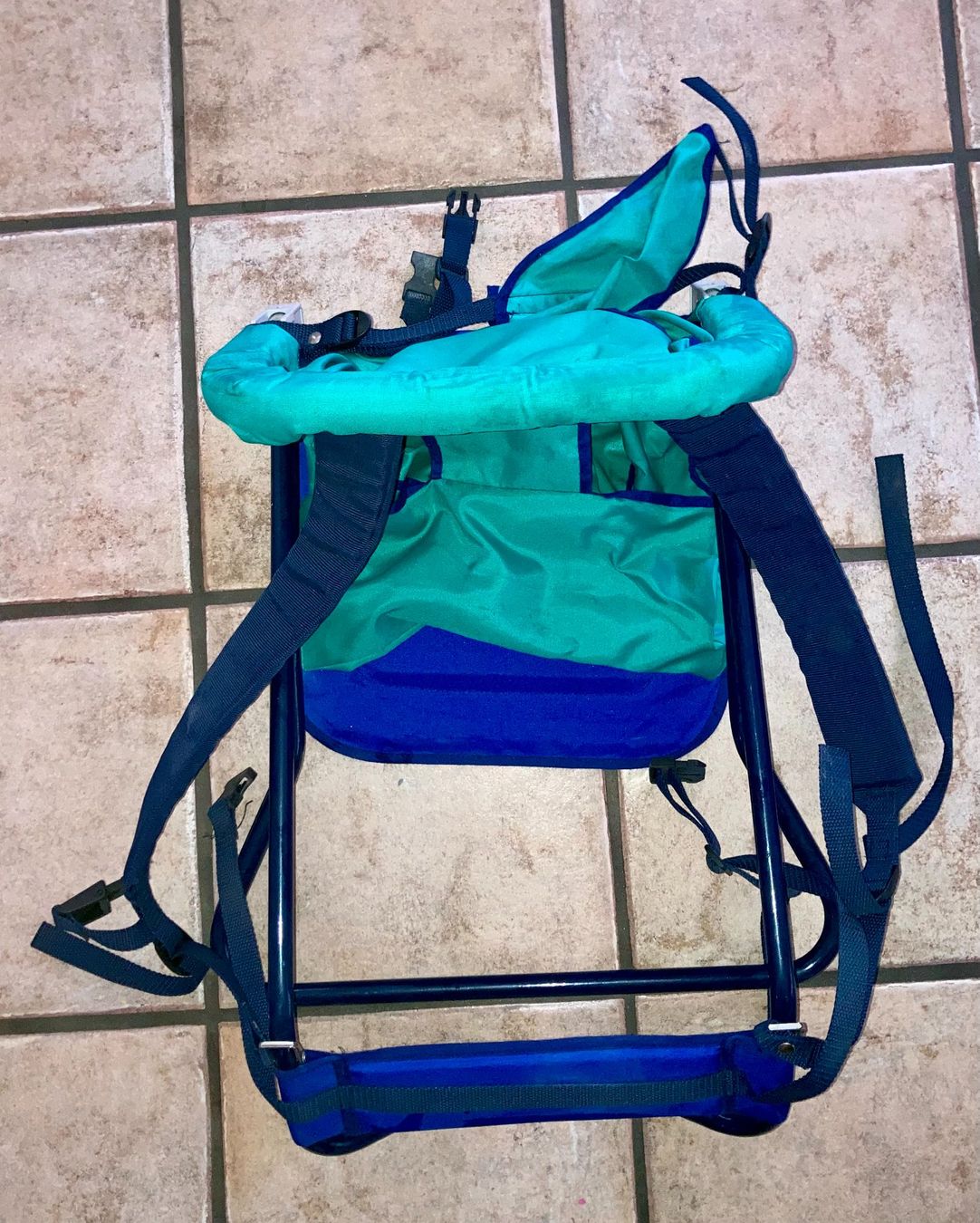 Borse & Zaini: Kindersitzrucksack für Wanderungen – Usato da Eglisau venduto da Shoprabbit 2