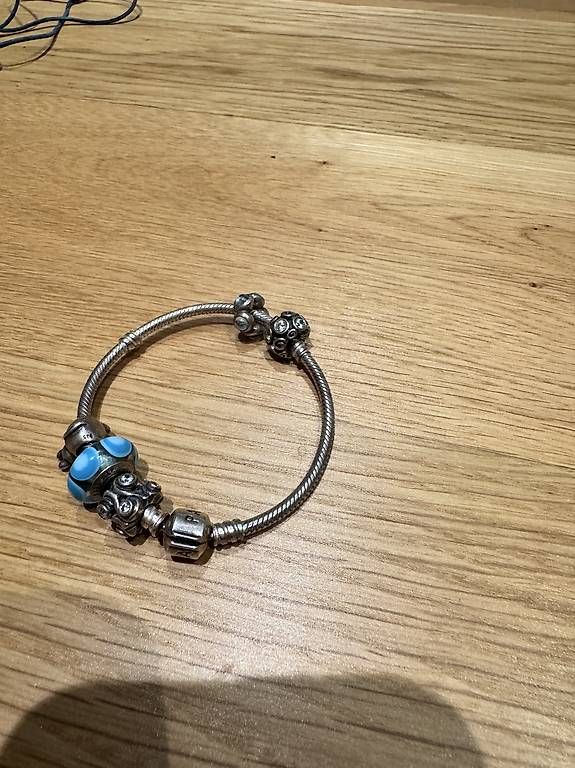 Bracciali & Braccialetti: Pandora Armband mit Charms – Usato da Bremgarten AG venduto da val_ch 1