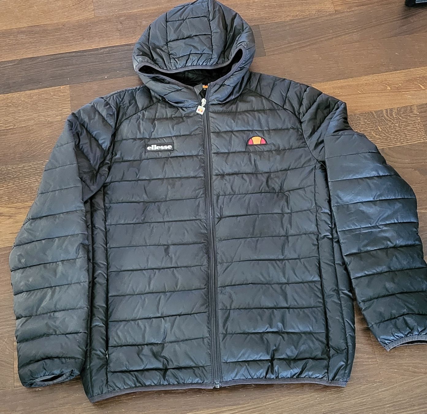 Ellesse Giacche: Ellesse Lombardy Steppjacke XL – Nuovo (secondo la descrizione) da Unterseen venduto da rej_lnk9