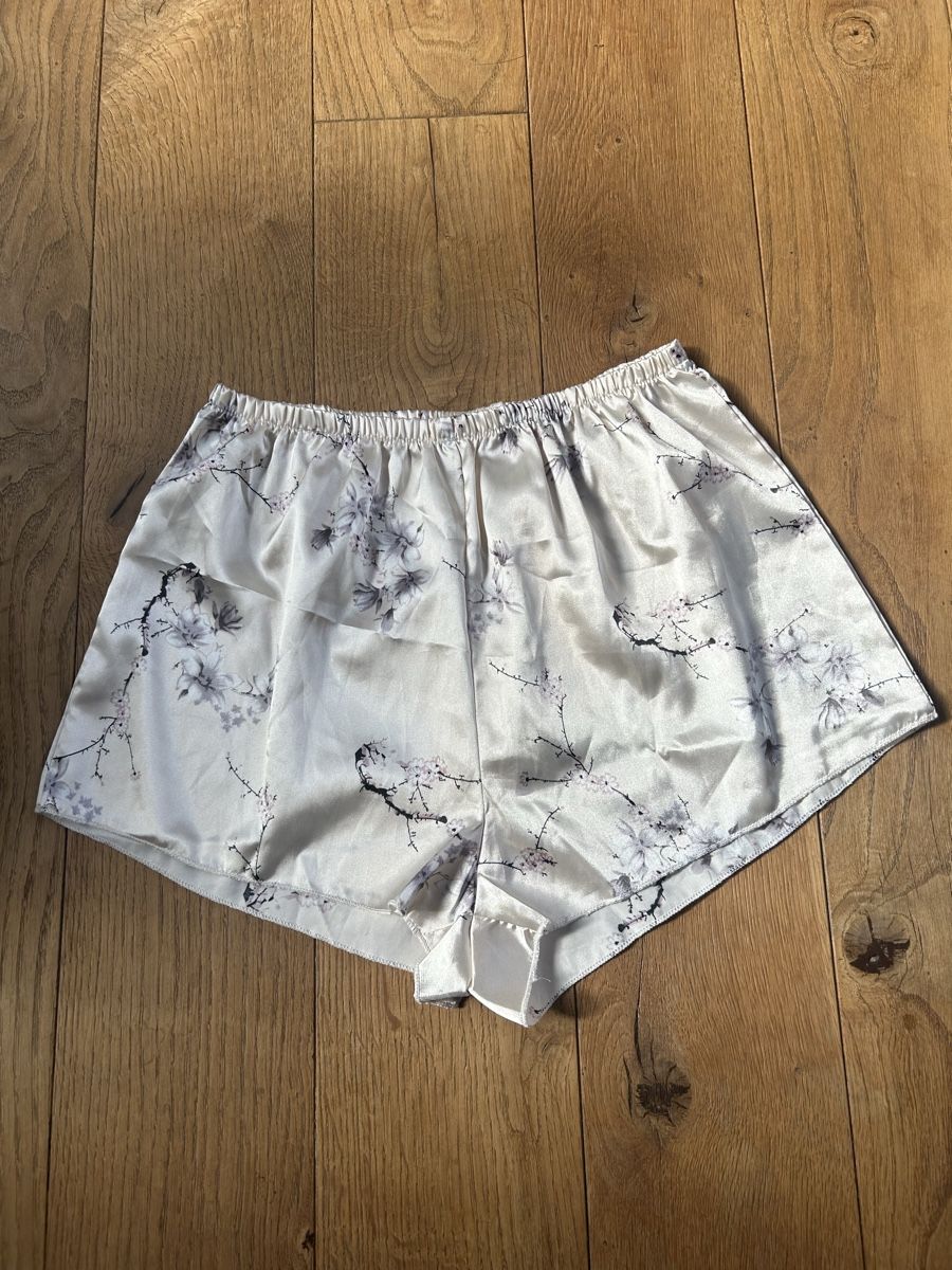 Shein Negligees & Pigiami: Pyjama Short mit Blumenmuster, Gr. S – Usato da Frauenfeld venduto da jae_vs6j