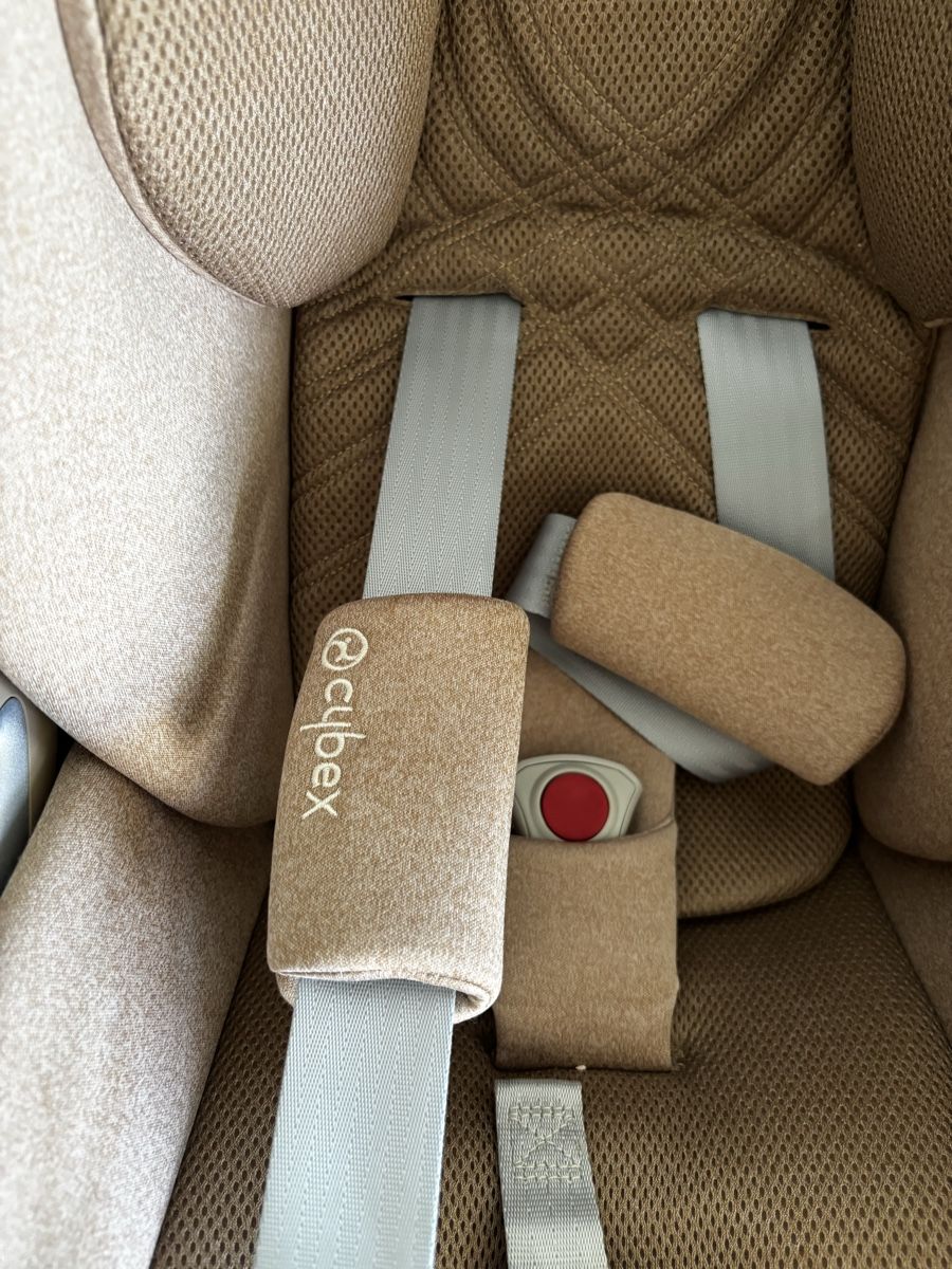 Cybex Seggiolini per auto: CYBEX Cloud T i-size Plus in almond beige  – Nuovo (secondo la descrizione) da Küsnacht ZH venduto da gin_sf6s 1