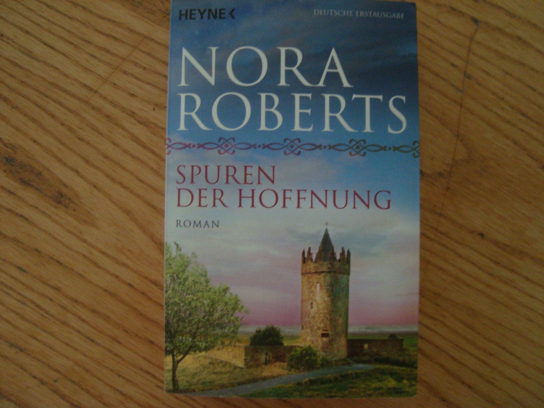 Libri: Nora Roberts (3 Bücher) – Usato da Aesch LU venduto da wysshan 5