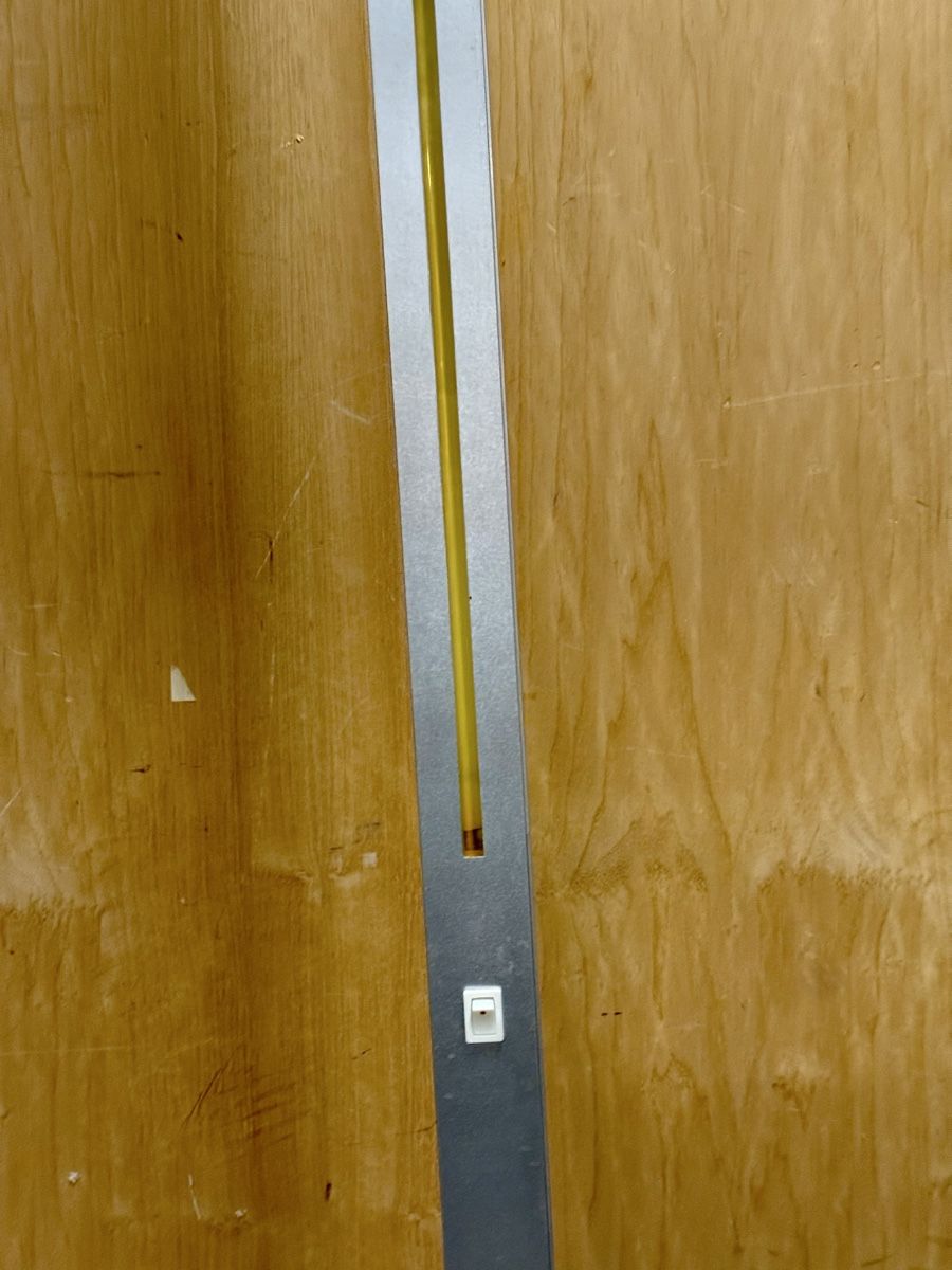 Lampen: Modern Design Floor Lamp, Silver Finish, Excellent Condition – Gebraucht aus Lausanne von vas_cdb2 4