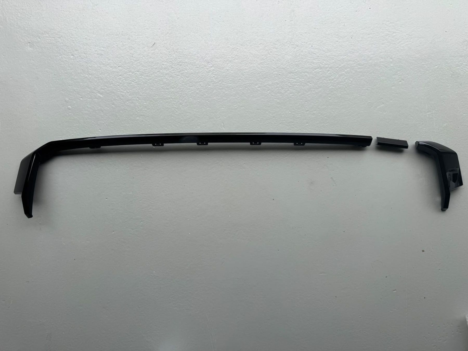 BMW Tutti pezzi di ricambio auto: BMW M3 G80 Diffusorrahmen – Usato da Matzingen venduto da cocco05