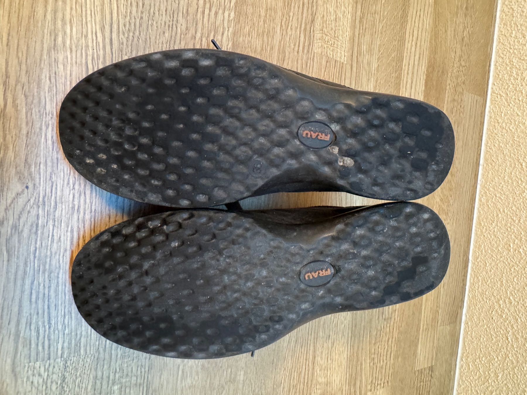 Chaussures femmes: Sneakers – D'occasion à Zürich par odi_ldv8 3