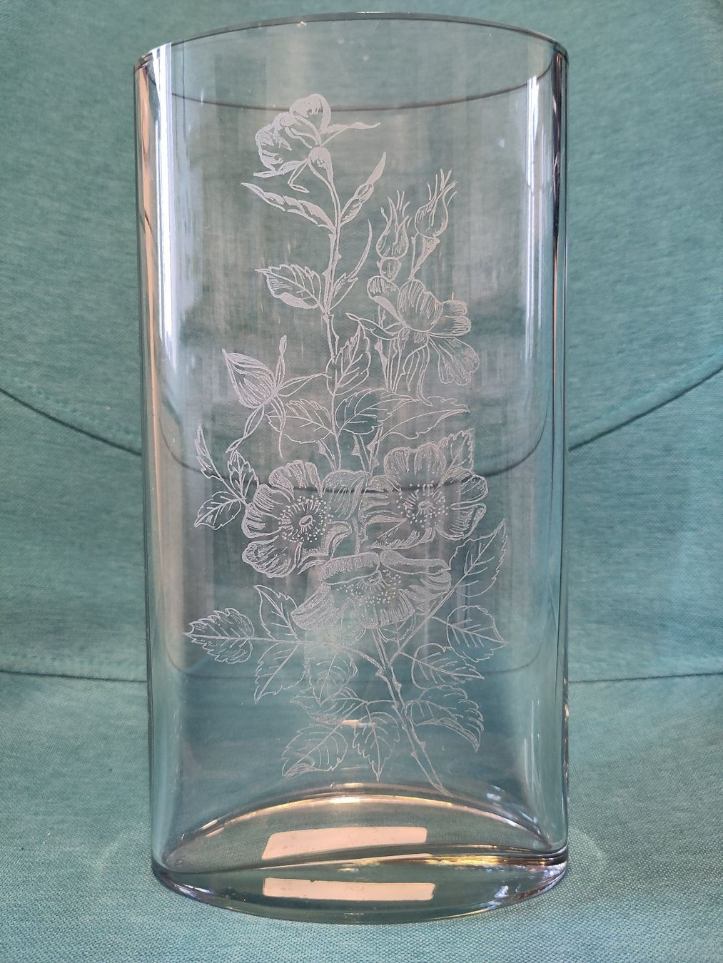 Vasi & Recipienti: Gravierte Glasvase mit Blumenmotiv – Usato da Meilen venduto da Glaussonauten