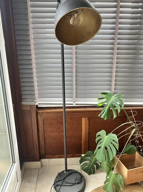 Lampen: Lampe à pied – Gebraucht aus Cully von blondelf