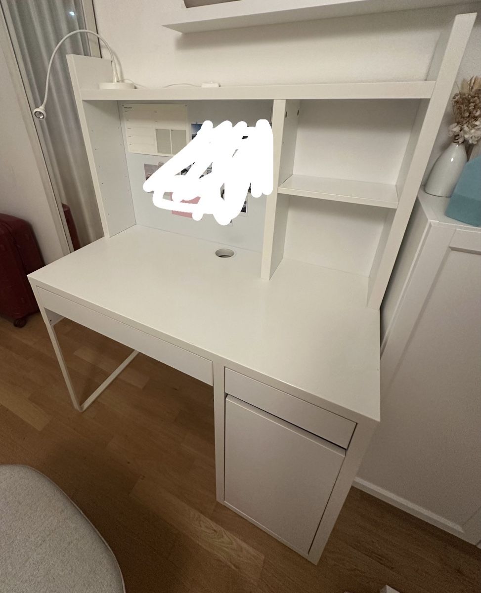 Schreibtische: IKEA MICKE bureau 105x50 – Gebraucht aus Lausanne von leonor.cmpl 4