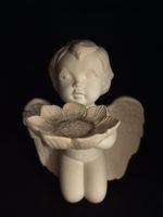 Engel Figur mit Blumenschale weiss 25cm hoch, gebraucht 