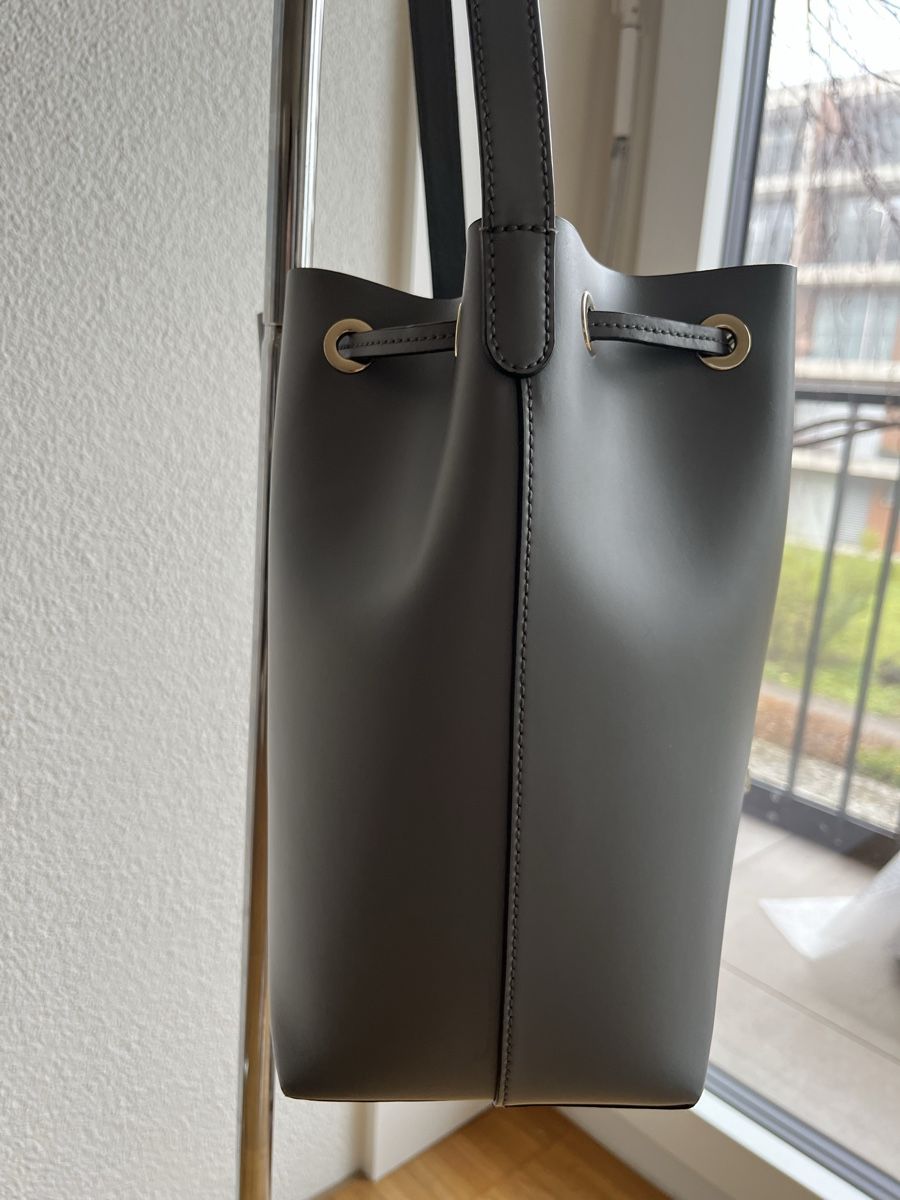Coccinelle Borse da donna: COCINELLE Tasche grau NP:320-. – Usato da Immensee venduto da Panchi4 4