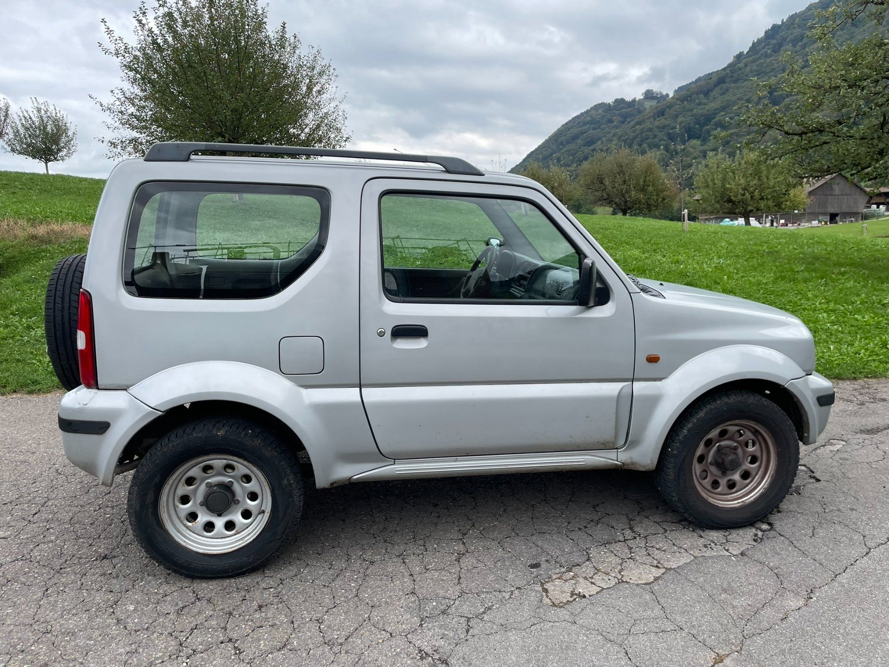 Suzuki Autos: Suzuki Jimny 30km/h – Gebraucht aus Schübelbach von Stift5