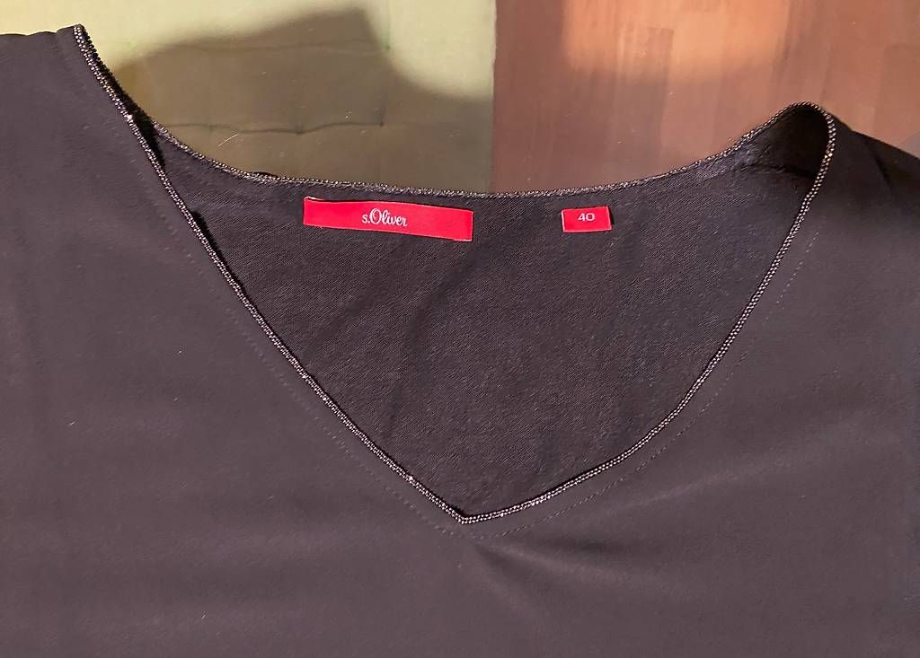 Camicette: 2 Blusen-Shirts: gestreift und elegant schwarz – Usato da Bern venduto da nadjaz 3