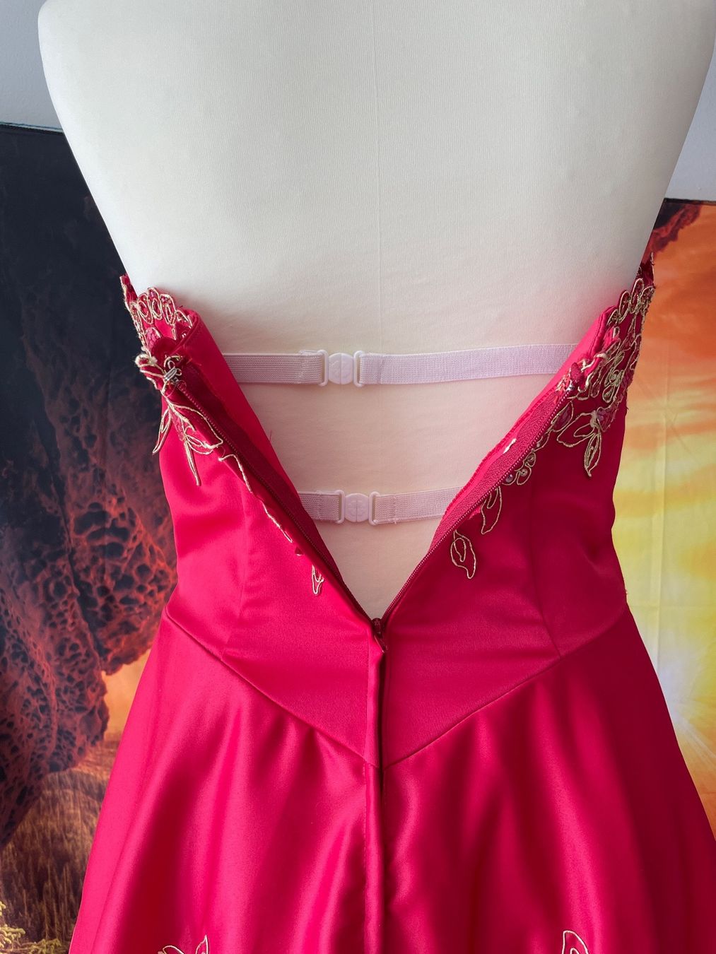 Robes: Ballkleid rot Schulterfrei Gr.36/38 – Neuf (Voir description) à Küssnacht am Rigi par Monimaus03 3
