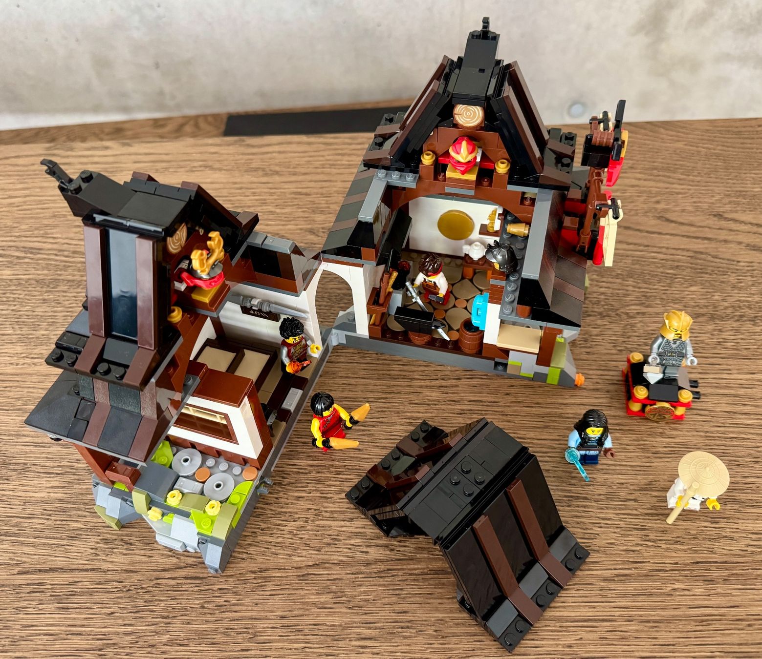 Lego Baukästen: LEGO Ninjago 71858 Four Weapons Forge – Gebraucht aus Riehen von will_stubbings 5