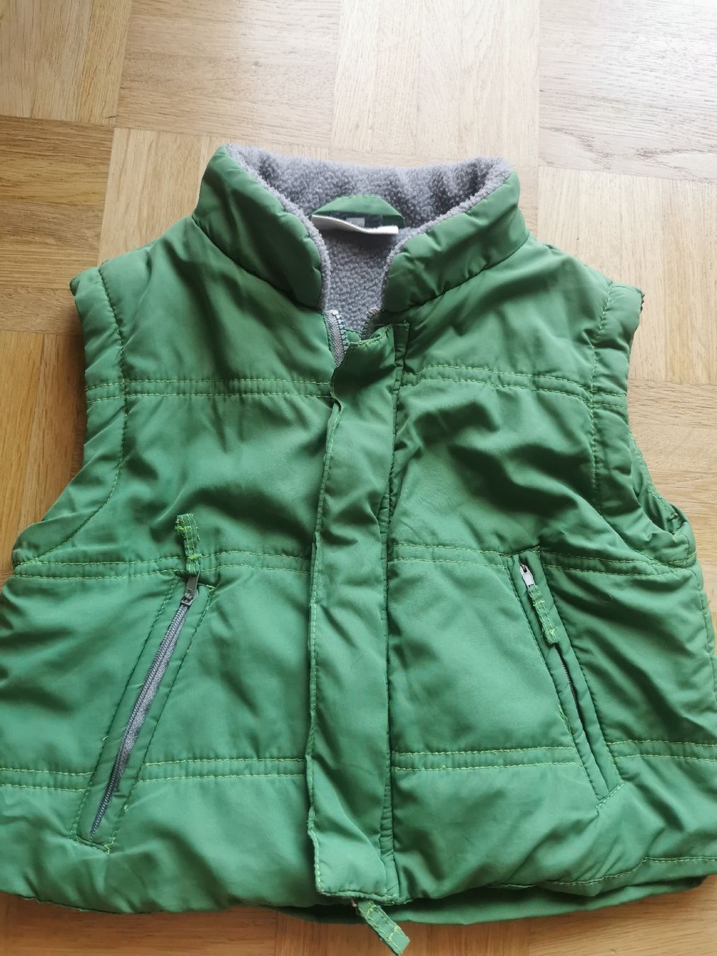 Altro abbigliamento per bambino: Grüne Kinderweste, Grösse 80, – Usato da Fislisbach venduto da mojar 3