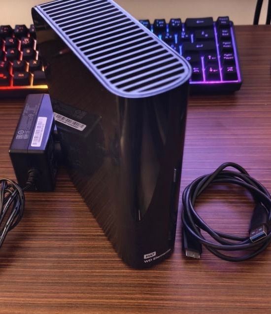 Western Digital Disques durs: WD Elements Desktop Externe Festplatte - 16 TB  3.5" HDD – D'occasion à Langwiesen par alagreze