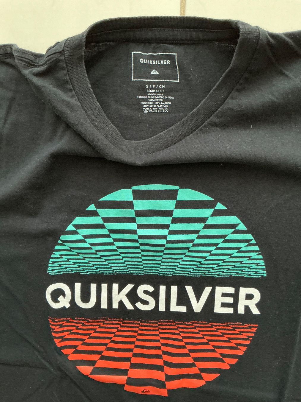 Quiksilver T-shirt: Schönes T-Shirt Gr.S QuickSilver – Usato da Biel-Benken BL venduto da Sahra1 1