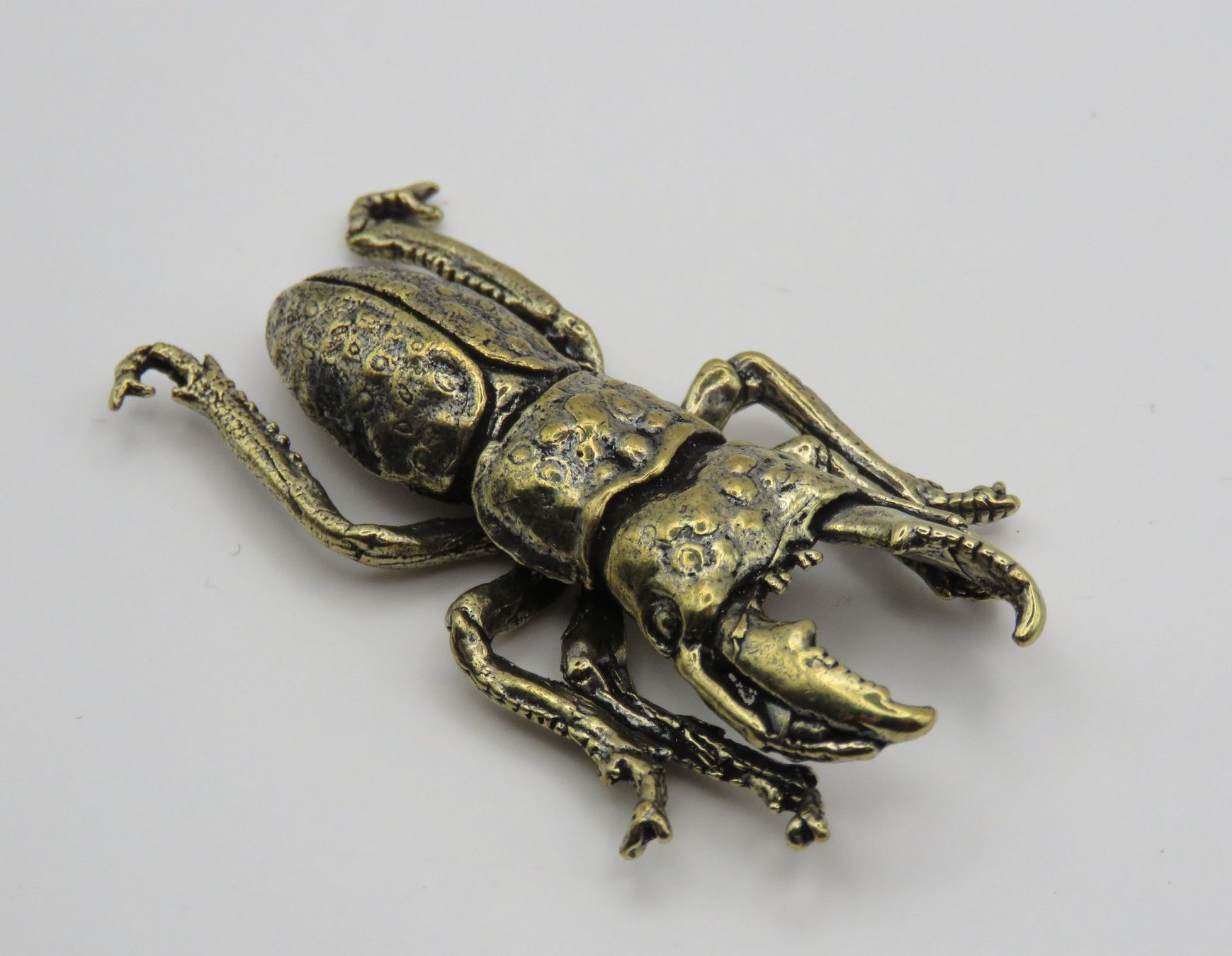 Statuette: Dekorative - HIRSCHKÄFER - Figur - aus Messing - 5,4x3,2cm – Nuovo e nell'imballaggio originale da Grenchen venduto da Yamahwildstar16 2