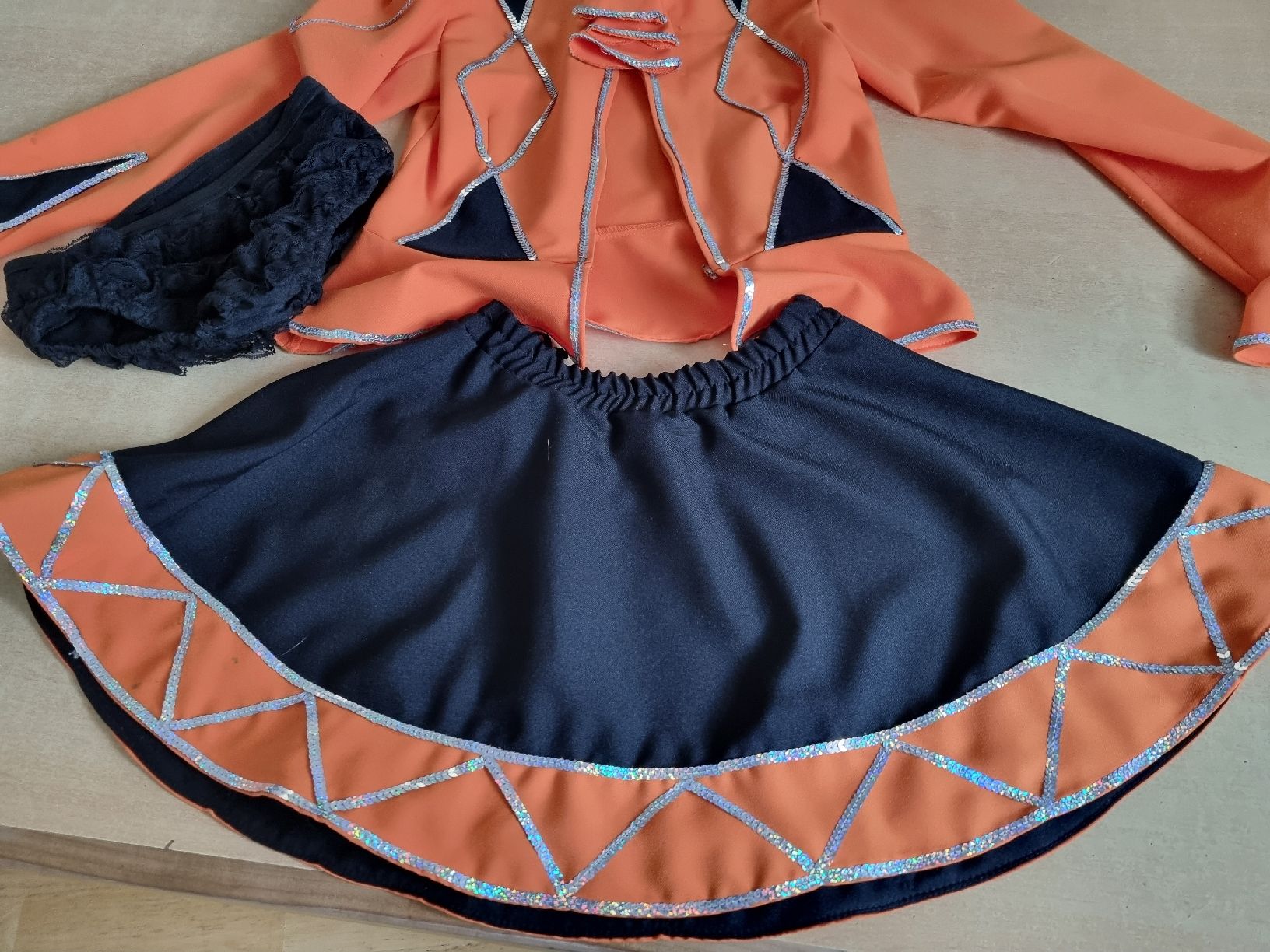 Costumi: Fasnachtskostüm "Funkenmarie" – Usato da Breitenbach venduto da 49fleur 6