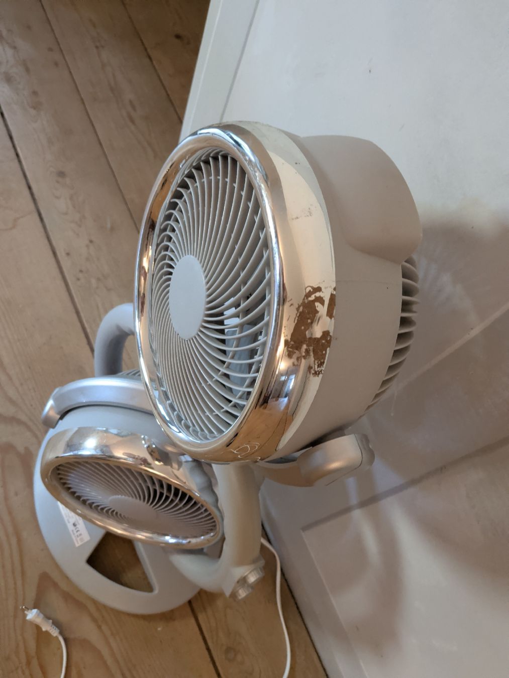 Ventilatoren: Standventilator grau mit zwei Gebläsen – Gebraucht aus Dietfurt von Subforce1853 4