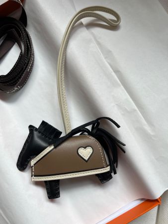 Original Hermes Rodeo PM Coeur Taschenanhänger Neu