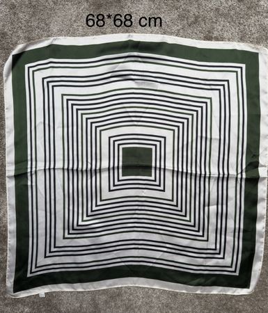 Foulard soie et viscose 68x68 vintage