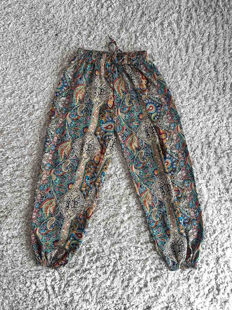 Lotti di vestiti: Diverse Kleidung – Usato da Zürich venduto da nat_9xyj 9