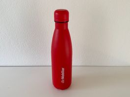 Rote Trinkflasche die Mobiliar
