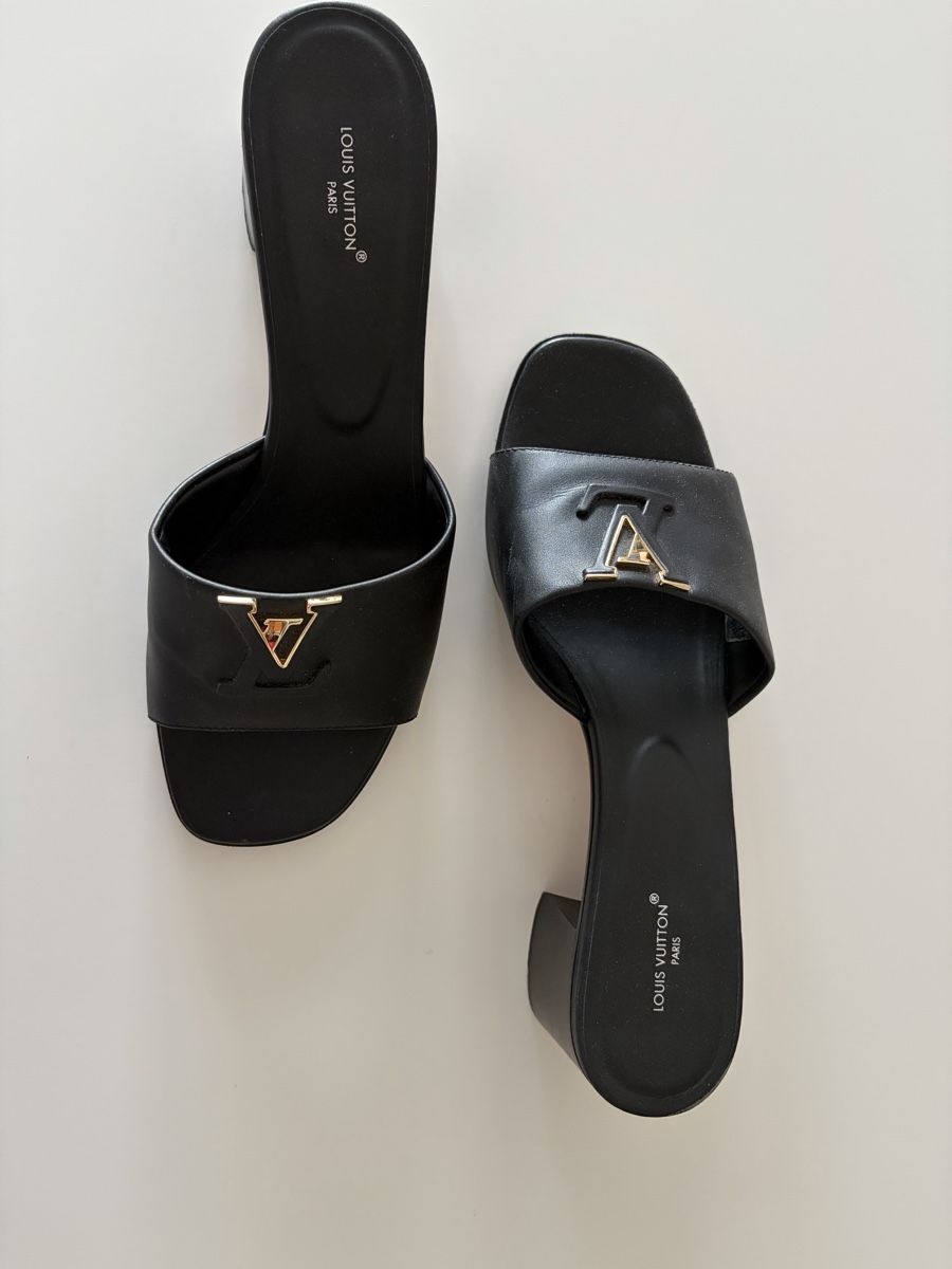 Damenschuhe: Louis Vuitton Sandaletten  – Gebraucht aus Giebenach von Su99