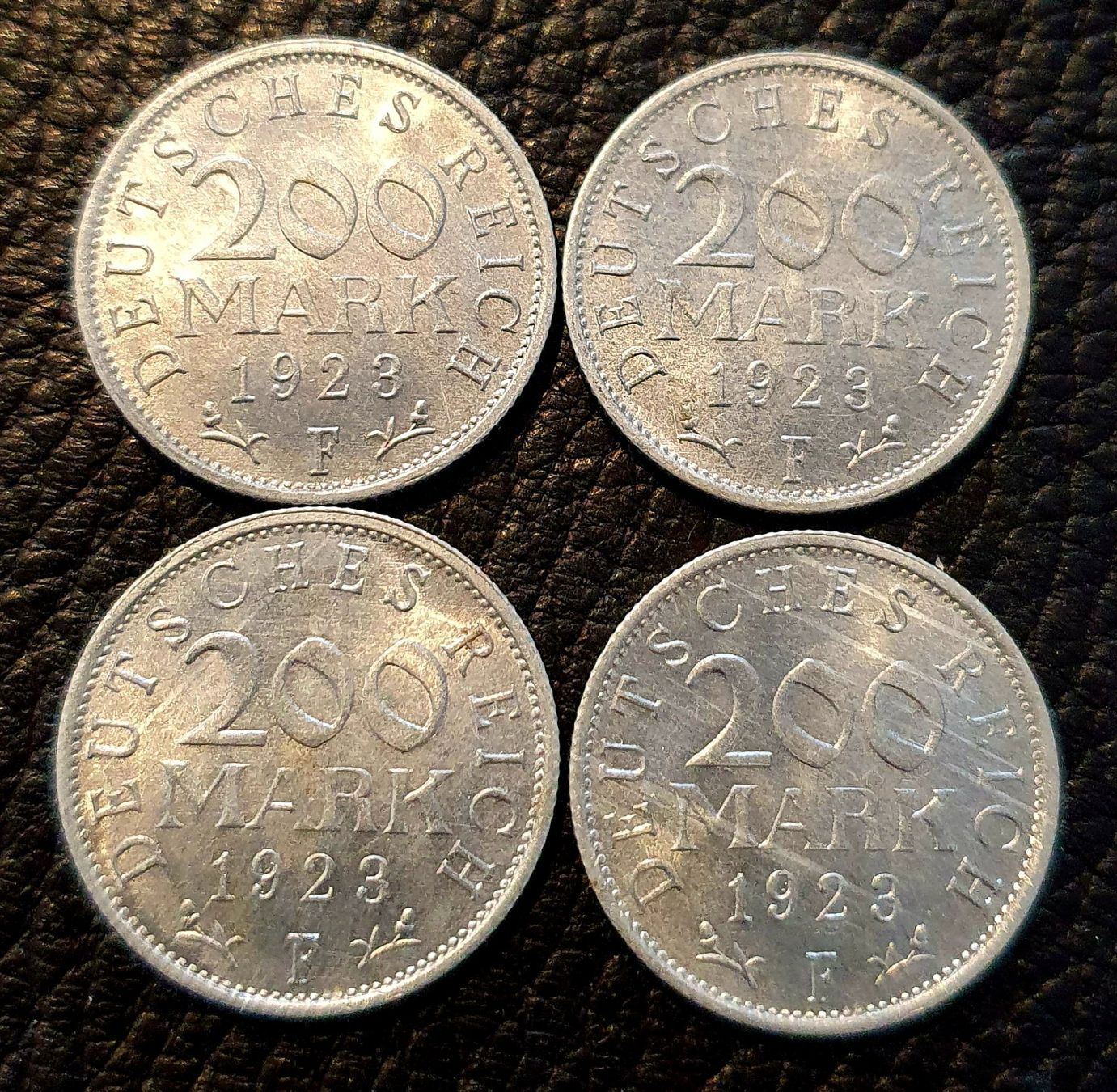 Alle Münzen: 4 x 200 Mark 1923 – Gebraucht aus Egerkingen von Acc1 1