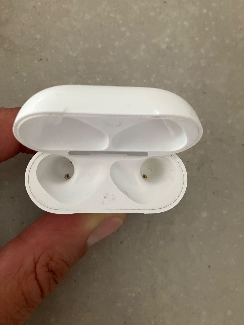 Apple Casques audio: APPLE AIRPODS 4 CASE ANC – D'occasion à Lausanne par mr.v 3