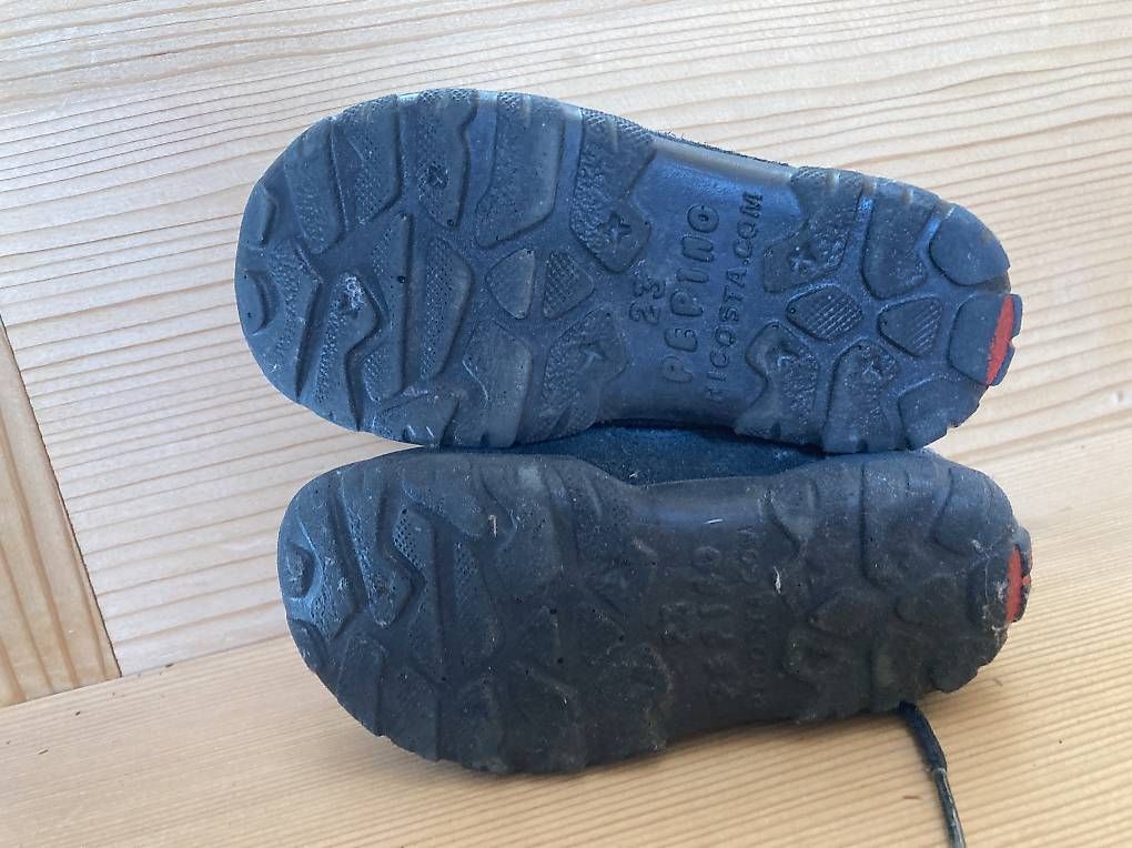 Scarpe per ragazzi: Gefütterte Schuhe Junge Gr.23 – Usato da Brunnadern venduto da Bumlebee 3