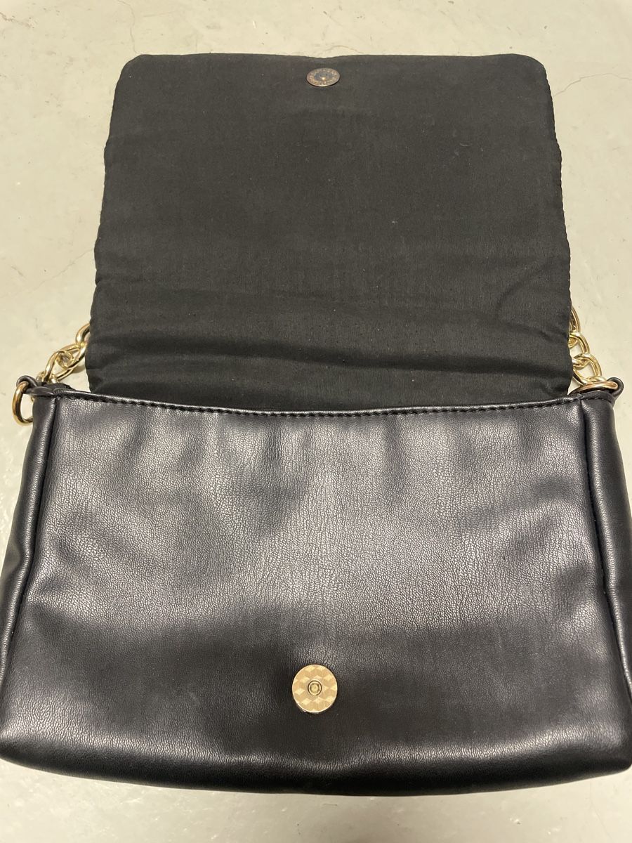 Borse da donna: Schwarze Handtasche mit Goldkette – Nuovo (secondo la descrizione) da Urdorf venduto da Anassor 1
