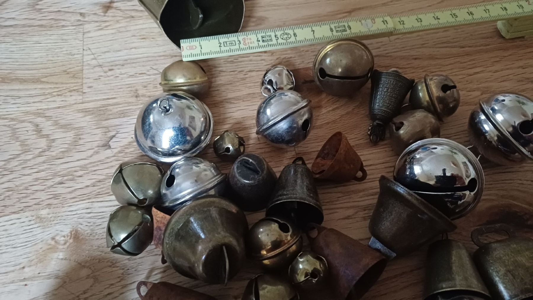 Campanacci mucche: 36 Verschiedene Glöckli – Usato da Flawil venduto da Naphtali 3