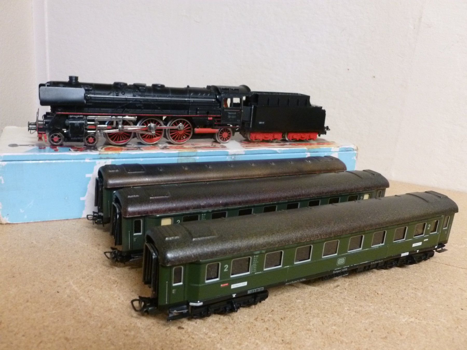 Märklin Modelleisenbahnen: Schnellzug DB, Märklin – Gebraucht aus Oberbipp von Vifu