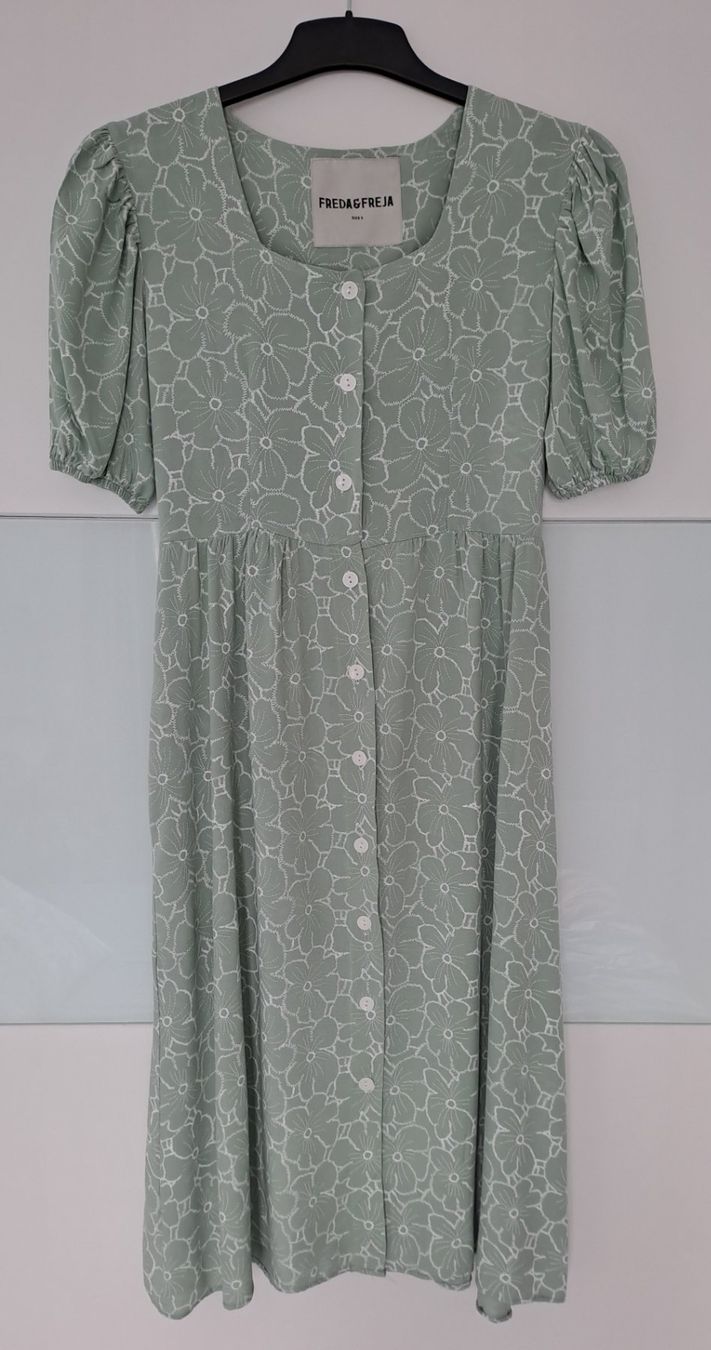 Vestiti: Damenkleid Grösse S – Usato da Feuerthalen venduto da kigo87