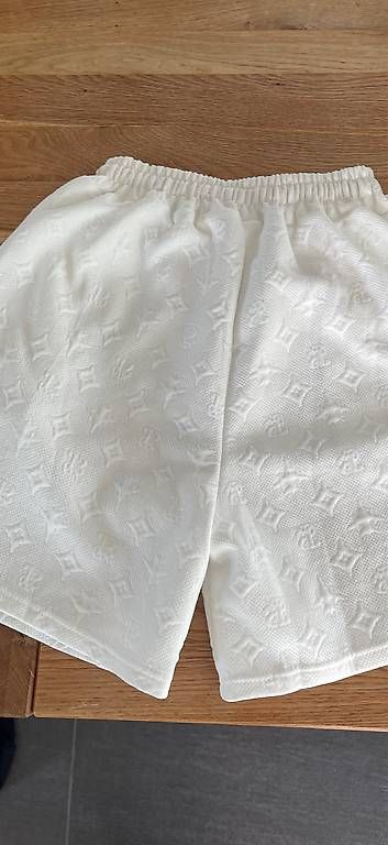 Pantalons: Weisse Shorts Grösse S – D'occasion à Roggliswil par trek01 2