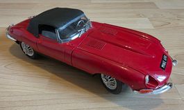 Roter Jaguar XK-E Modellauto 1:16 Polistil italy
