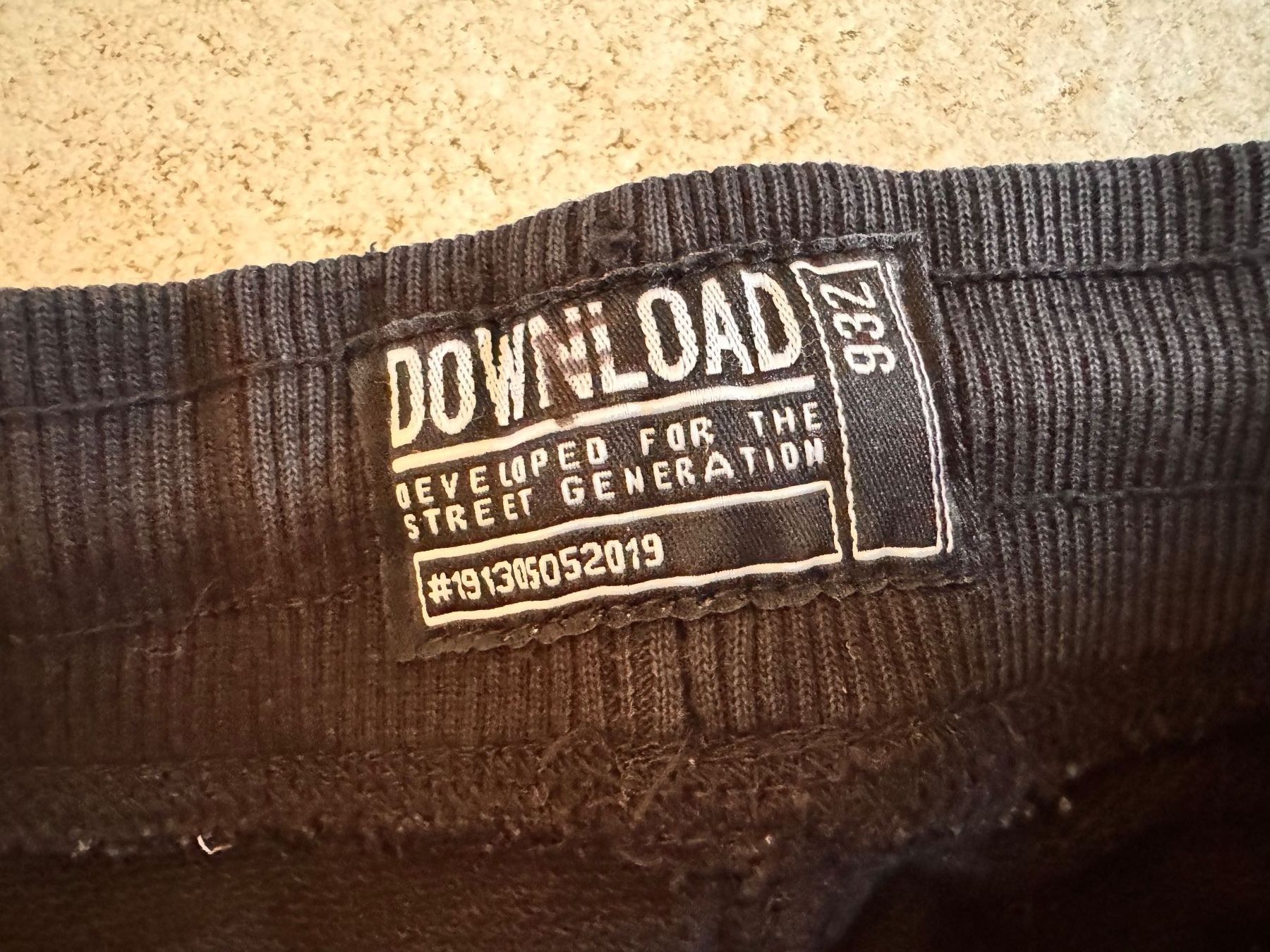 Pantalons: Shorts schwarz Grösse xs gebraucht – D'occasion à Muttenz par Fertal 2
