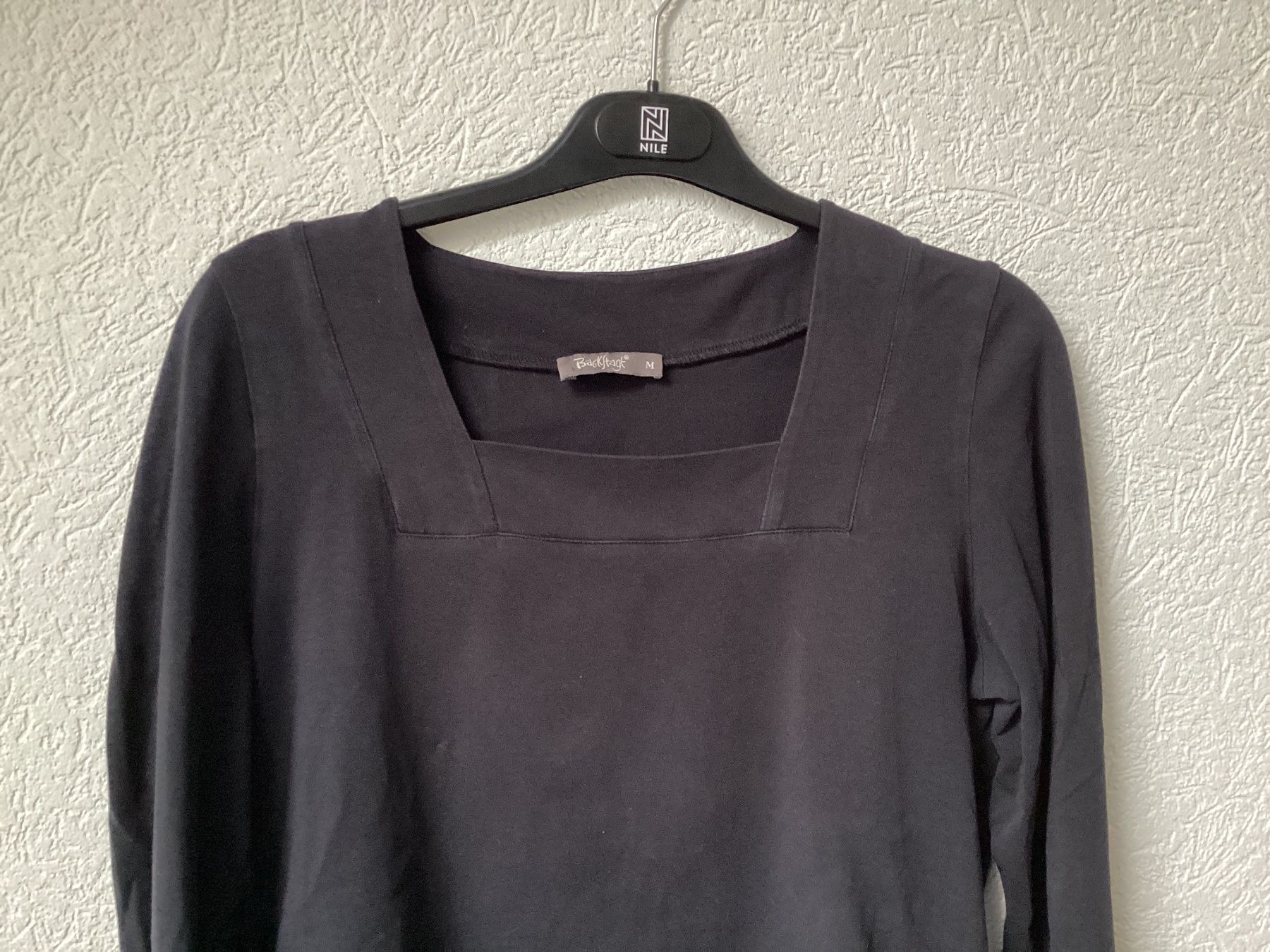 T-Shirts: Backstage schwarzes Langarmshirt, Gr.M spezieller Ausschnitt – Gebraucht aus Homberg b. Thun von Homata 1