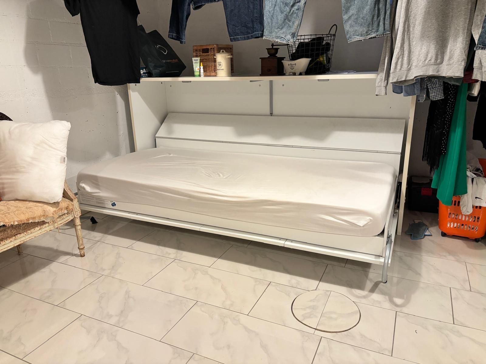 Matelas: Schrankklappbett – D'occasion à Flüh par Granada11