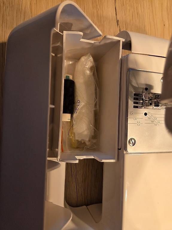 Macchine da cucire: FIF Nähmaschine – Usato da Buchs ZH venduto da niciibrownie 1