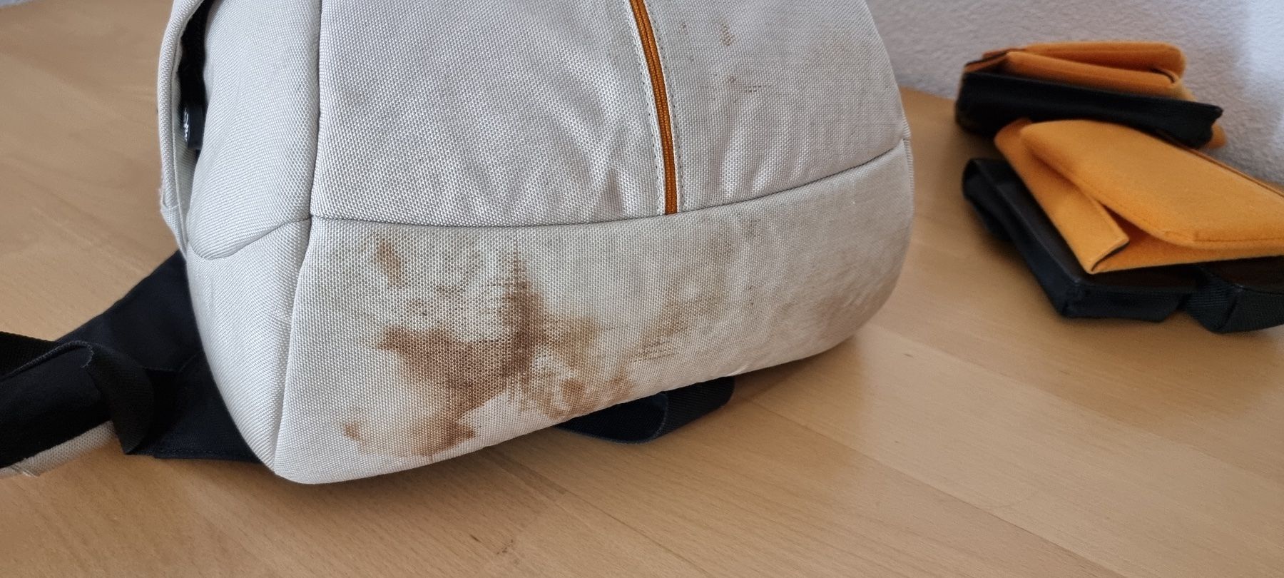 Crumpler Zaini: Crumpler Rucksack weiss/orange – Usato da Zwingen venduto da sinarp2 5