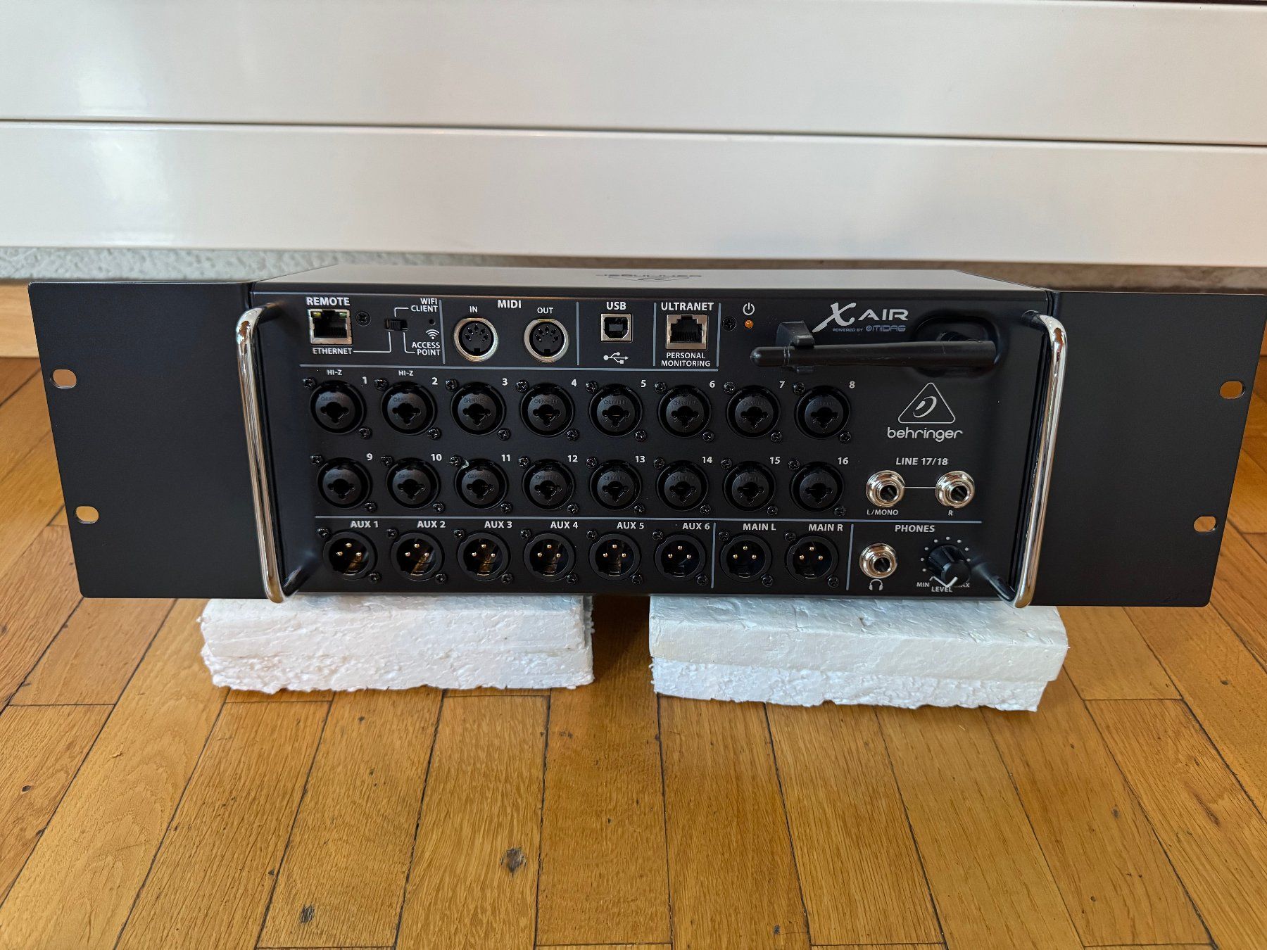 Behringer Console di mixaggio: Behringer X Air XR18 – Usato da Belmont-sur-Lausanne venduto da Damot24
