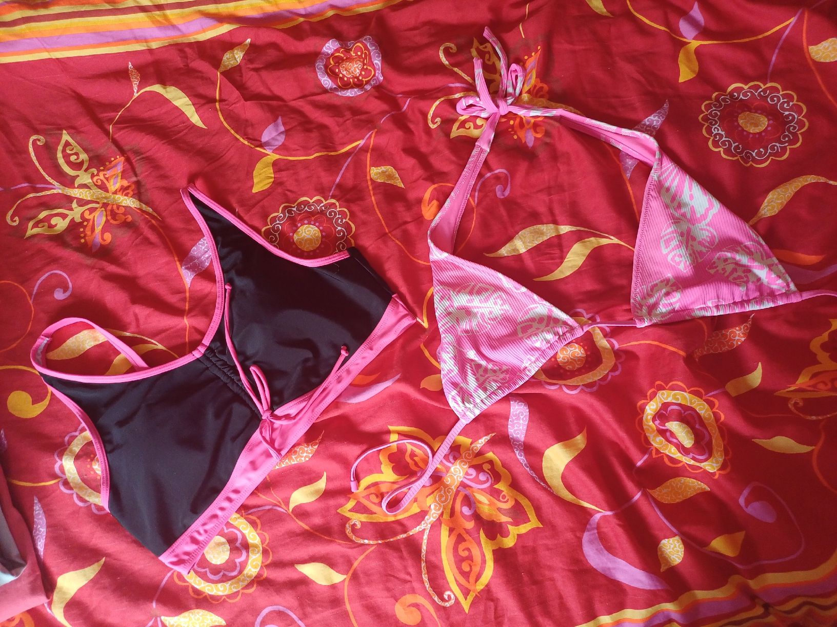 Badekleider & Bikinis: 2 Bikini Oberteile NEU – Neu (gemäss Beschreibung) aus Niederwangen BE von Loulilou86