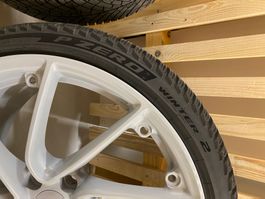 Winterreifen Tesla Model 3 Perf., 235/35 20 und 275/30 20