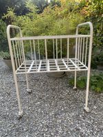 antikes Spital , Metall BabyBett