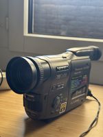 Camcorder Panasonic SX50 Super VHS mit Ladekabel